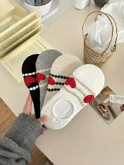 4 Pairs Women's Heart Pattern Socks, Women's Thin Summer New Heart Shaped Boat Socks, Comfortable Versatile Graffiti Striped Non-Slip Invisible Socks, Casual Socks