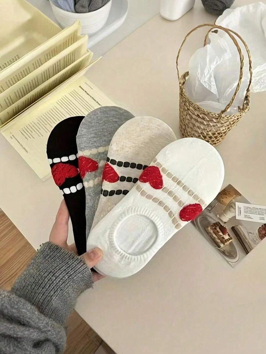 4 Pairs Women's Heart Pattern Socks, Women's Thin Summer New Heart Shaped Boat Socks, Comfortable Versatile Graffiti Striped Non-Slip Invisible Socks, Casual Socks - Multicolor - View 1
