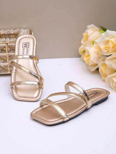 Bộ sưu tập thời trang mùa mới | Dép unisex thoải mái | Dễ dàng xỏ vào, mang lại cảm giác êm ái như trên mây | Dù đi học, đi biển, biểu diễn, thảm đỏ hay mặc hàng ngày, chúng đều là người bạn đồng hành tốt nhất của bạn!