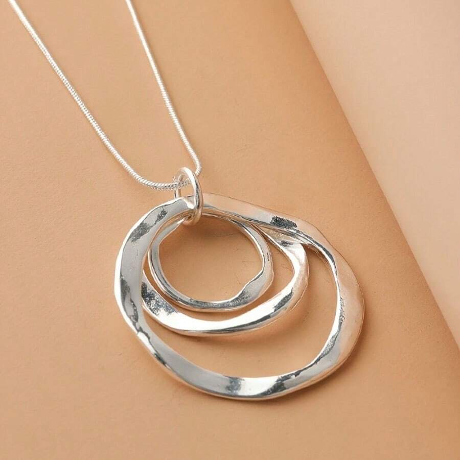 1件装女士极简不对称三环吊坠项链，纹理银色锁骨链，极简几何长款毛衣链，适合日常佩戴 - 銀色 - 查看 1