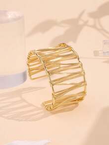 Punk Hip-Hop Water Drop Wide Bracelet, Personalized Matte Bracelet, Exaggerated Alloy C-Shaped Bracelet, Geometric Spring Bracelet, Alloy Bracelet Accessories - Gold - View 5