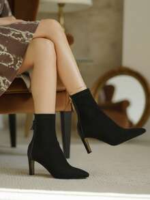 Zapatos para mujeres, botas para mujeres, botas cortas para mujeres, botas cortas de tacón alto y punta afilada, elegantes, hermosas y modernas, combinables con múltiples ocasiones, aptos para usarse en días lluviosos. - Negro - Ver 1