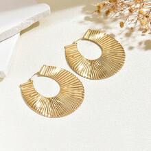 一套时尚夸张几何扇形热带棕榈叶元素耳环，复古夸张条纹圈形耳环，适合派对、通勤或作为节日礼物 - 金色 - 查看 3