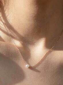 1件仿珍珠吊坠项链，设计简约，优雅精致，适合女性日常通勤、约会和度假佩戴。 - 彩色 - 查看 3