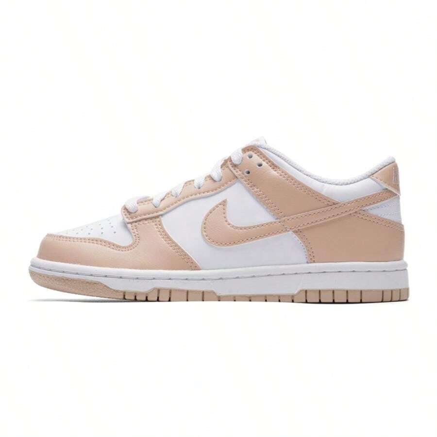 Nike 低帮运动鞋 DUNK LOW (GS)，休闲简约运动鞋，舒适缓震轻便户外运动休闲鞋，IU7766-134 - 白/閃光色/閃光色/白 - 查看 1
