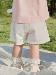 Balabala Pantalones cortos de verano cómodos para bebé niña con volantes, aplicación de mariposa y cintura elástica - Blanquecino - Ver 3