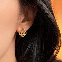 1 Đôi bông tai bạc S925 thiết kế hình trái tim rỗng, đính đá Cubic Zirconia, món quà trang sức sang trọng dành cho phái nữ. - Vàng - Xem 5