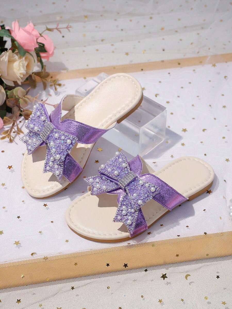 1 Paar lila Mädchen Hausschuhe in Große Größen, mit Glitzer, Pailletten, Perlen und Schmetterling Dekor, runde offene Zehenpartie, weich und rutschfest, Slip-On Design, schicke bohemian Prinzessin Strandschuhe, geeignet für den Alltag Outfit, Urlaub, Feiertage, Partys, Frühling/Sommer Neuheit - Violett - Übersicht 1
