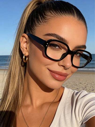 1副女士厚框椭圆形个性化配饰平光眼镜，适合日常搭配