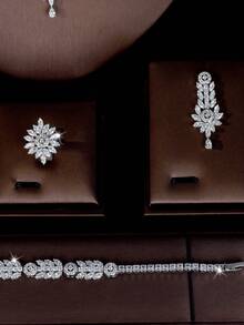 Bộ trang sức mạ bạc đính đá Cubic Zirconia (CZ), gồm vòng cổ choker đính đá CZ hình tròn và hình bầu dục, bông tai dáng dài, nhẫn statement và vòng tay tennis, trang sức lấp lánh thanh lịch dành cho nữ, phù hợp để đeo hàng ngày, đi làm, hẹn hò và dự tiệc. - Bạc - Xem 3