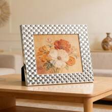 Luxury Silver-Plate Metal Picture Frame 4*6 5*7 Inch With Pyramid Pattern, Premium Desktop Photo Holder For Gifting & Home Decor - 1PC - View 4