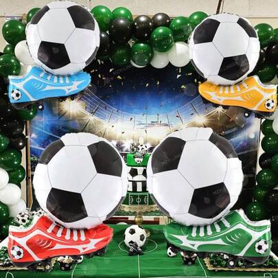 5个足球鞋铝箔气球，适合青少年和成人参加体育活动、体育派对装饰、生日庆祝活动、足球主题装饰道具、室内主题装饰和氛围营造。
