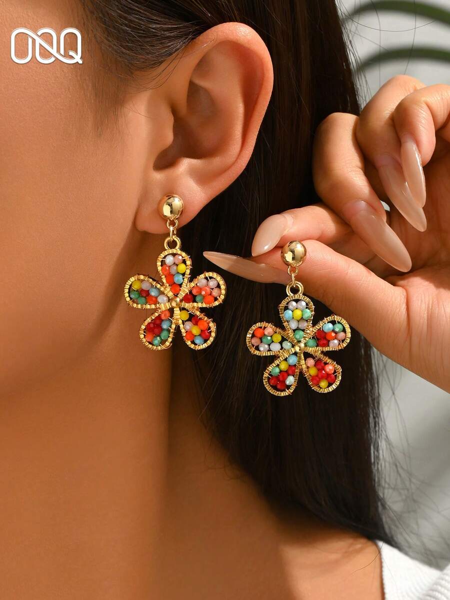 1 Pair Vintage Elegant Handmade Woven Floral Crystal Hoop Earrings, Luxury Handcrafted Beaded Flower Earrings Suitable For Valentine's Day, Music Festival, Wedding, Gift For Friends And Lovers, Suitable For Women's Daily, Vacation, Party Wear (Handmade Bead Color And Position Random) - Color - View 1