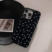 亮面果冻黑色软壳，饰有白色小花，兼容 15 Pro Max和16，适合作为情侣、女友、女儿、青少年的生日和圣诞礼物。 - 黑色 - 查看 4