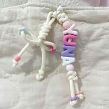 1 chiếc nơ móc len thủ công tùy chỉnh để trang trí, móc khóa tên nhiều màu sắc cá nhân hóa, phụ kiện ba lô, quà tặng trang trí cho mẹ/bạn gái, quà tặng ngày Valentine. - Móc khóa dệt - Xem 24