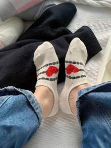 4 Pairs Women's Heart Pattern Socks, Women's Thin Summer New Heart Shaped Boat Socks, Comfortable Versatile Graffiti Striped Non-Slip Invisible Socks, Casual Socks - Multicolor - View 5