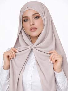 1 chiếc khăn trùm đầu chiffon 3 trong 1 tiện dụng, có nam châm tích hợp và mũ lót bên trong - Không cần ghim, không trượt, dễ dàng đội chỉ trong vài giây. Thích hợp để phối cùng áo Abaya hàng ngày, tham gia các hoạt động ngoài trời, cầu nguyện và hành hương. - Nhiều màu - Xem 19