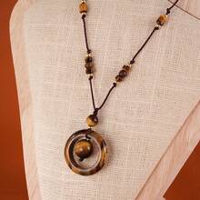 LADi 天然虎眼石与养殖珍珠圈形项链，时尚小众日常配饰 - 棕色 - 查看 3