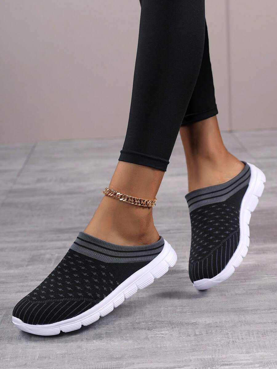 Sandal đế bằng kiểu dáng thường ngày dành cho nữ. - màu đen - Xem 1