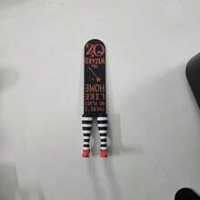 红色高跟鞋女巫腿书签，造型奇特的高跟鞋书签，PVC材质，趣味可爱，带有英文文字，独具特色，送给爱书之人的礼物，创意DIY配件，适合读者和书籍爱好者。 - A - 查看 6