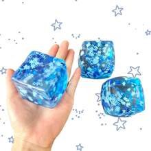1个麦芽糖雪花造型挤压减压玩具，逼真立方体造型，慢回弹指尖玩具，用于缓解压力和挤压，方形挤压乐趣，生日礼物，圣诞礼物，完美礼物 - 彩色 - 查看 1
