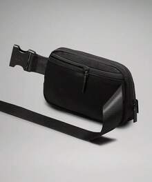 Lululemon Everywhere Belt Bag 1L (Unisex) - Black - View 4