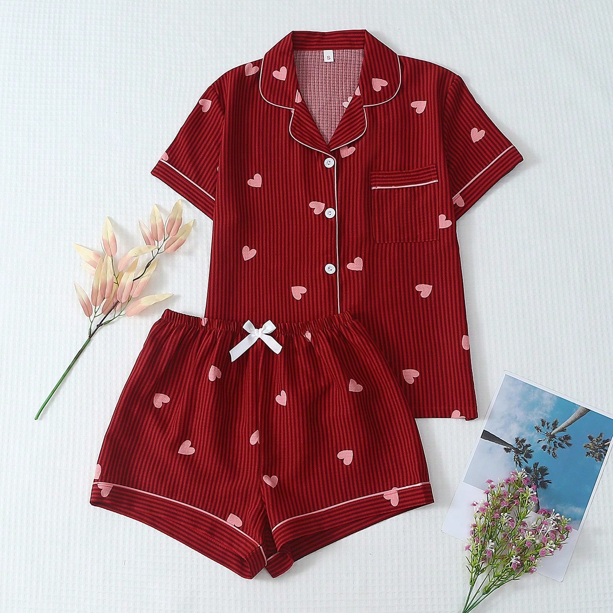 Piezas Conjunto de pijama para mujer, blusa de manga corta con estampado de corazones a rayas rojas con bolsillo y shorts con lazo, ropa de dormir y d