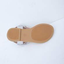 Màu bạc: Sandal công chúa đính hoa màu bạc cho bé gái, giày đi biển mềm mại, chống trơn trượt cho trẻ em, dép mùa hè cho bé gái. - Bạc - Xem 7