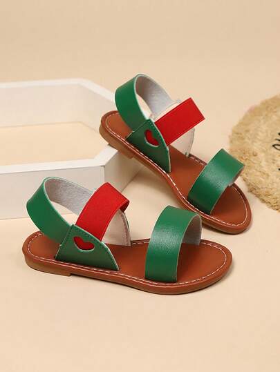 1 đôi dép xăng đan đế bằng màu xanh lá cây cho bé gái, kiểu dáng thời trang phối màu hình trái tim, đế cao su mềm chống trượt, thiết kế xỏ chân, mũi tròn, phù hợp cho bé trai/bé gái tuổi teen, đi hàng ngày, đi du lịch, dự tiệc, mẫu mới Xuân/Hè 2026.