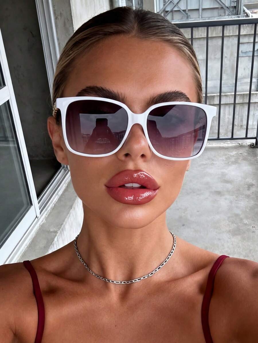 1 Pair Unisex Square White Frame Gradient Sunglasses, Suitable For Outdoor Travel, Driving, Camping, Daily Life, Street Photography, Dating, An Ideal Choice For Summer Beach Vacation, Outdoor Activities, And Travel - Trắng đen xám - Xem 1