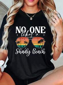 playeras de mujer, Ambiente veraniego, a nadie le gusta una playa con sombra, camiseta con gafas de sol en modo vacaciones - Negro - Ver 6