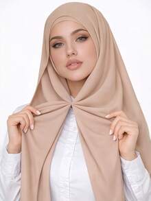 1 chiếc khăn trùm đầu chiffon 3 trong 1 tiện dụng, có nam châm tích hợp và mũ lót bên trong - Không cần ghim, không trượt, dễ dàng đội chỉ trong vài giây. Thích hợp để phối cùng áo Abaya hàng ngày, tham gia các hoạt động ngoài trời, cầu nguyện và hành hương. - Nhiều màu - Xem 5