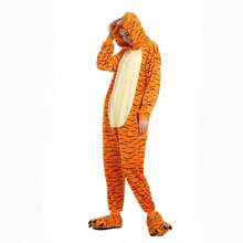 Mono Pijama Entero Unisex para Adulto y Parejas, Diseño de Tigre Cartoon Naranja con Capucha 3D de Orejas y Cola, Pijama de Peluche Suave Térmico Cálido para Invierno, con Cremallera Frontal y Cremallera de Baño Práctica, Ropa de Noche Cómoda para Dormir en Hogar, Disfraz Temático para Halloween y Navidad, Regalo Ideal para Adultos, Lavable a Máquina - Naranja - Ver 4