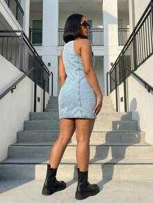 Women's Sleeveless Button Front Denim Dress, Retro Sexy Design, Casual Versatile Dress - Light Wash - View 2