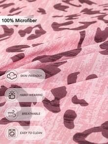 三件套豹纹印花被套，采用超柔软透气优质超细纤维面料，四季皆宜，可机洗，不易褪色，不起球，防缩水，抗皱，适合现代奢华风和简约风等多种风格，易于打理，适用于特大号/大号/标准双人床/单人床，是居家、宿舍、公寓、客房、度假租赁和送礼的理想之选。 - 彩色 - 查看 6
