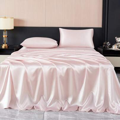 Bộ ga trải giường 4 món màu hồng nhạt trơn, chất liệu satin giả lụa, bao gồm 1 váy giường, 1 ga trải giường và 2 vỏ gối (không bao gồm ruột gối). Bộ váy giường satin cao cấp, có các kích cỡ Super King, King, Queen, Twin. Độ sâu váy giường lên đến 11,8 inch. Vỏ gối satin mềm mại, thoáng khí và chống nhăn, giúp nâng cao chất lượng giấc ngủ với vẻ ngoài sang trọng như khách sạn. Một món quà lý tưởng cho bố mẹ, bạn bè, bộ ga giường ký túc xá hoặc bộ ga giường mùa tựu trường.