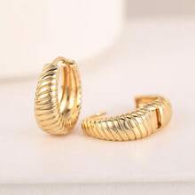 Bộ 3 khuyên tai xoắn vàng thời trang, phụ kiện khuyên tai sành điệu và đa năng. - Hoa tai - Xem 7