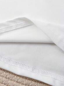 情人节女士白色T恤，亮红色亮片嘴唇印花，浪漫休闲短袖上衣，适合夏季约会 - 白色 - 查看 4