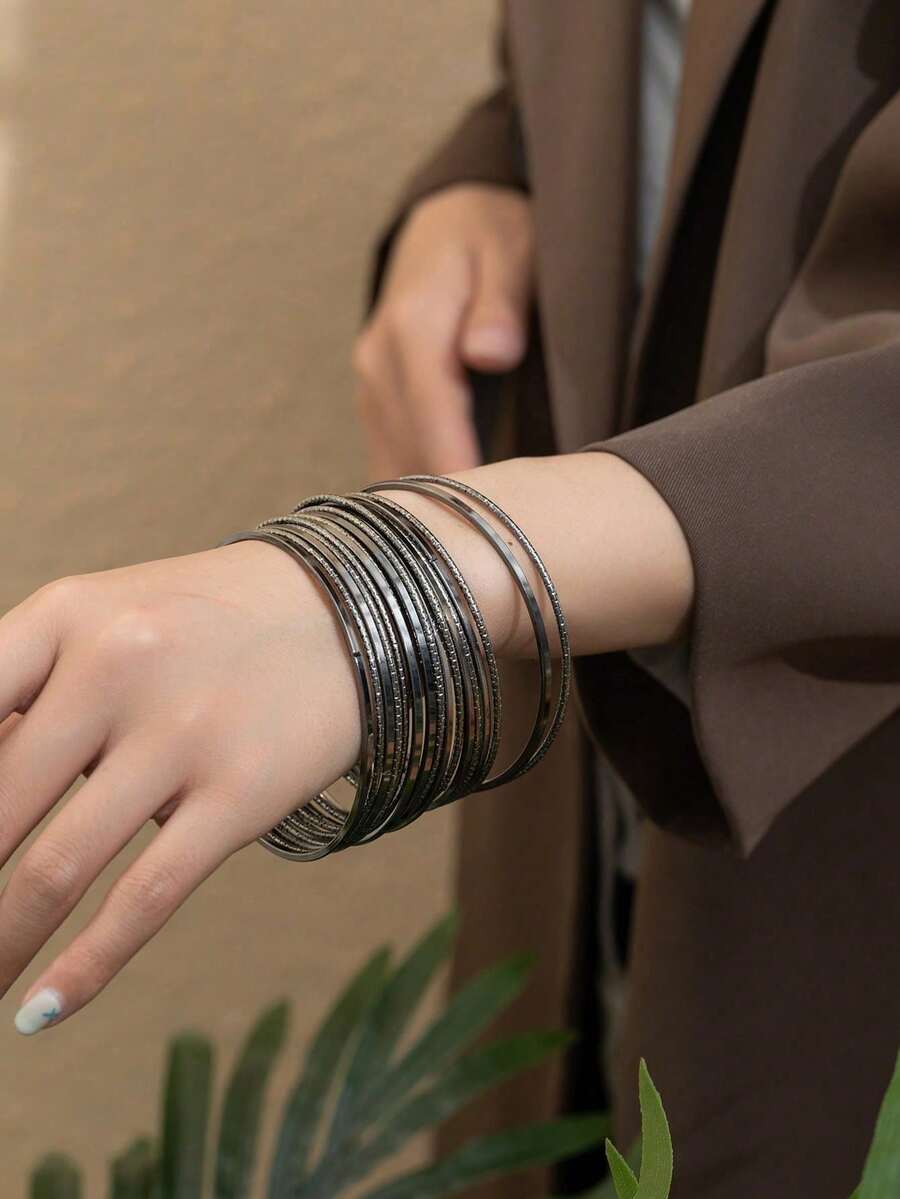 17pcs Women Exaggerated Personalized Metal Multi-Layer Circle Bracelet Set, Suitable For Daily Wear - Gun Black - TT1041 - View 1
