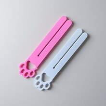 Cat Food Squeeze Tool With An Open-Mouth Design, Compatible With Both Large And Small Food Bags. A Portable Cat-Shaped Paste Bag Squeezer Featuring An Ergonomic Handle. Made From Durable And PETG Material, It Is Easy To Operate And Clean - 5L - View 11