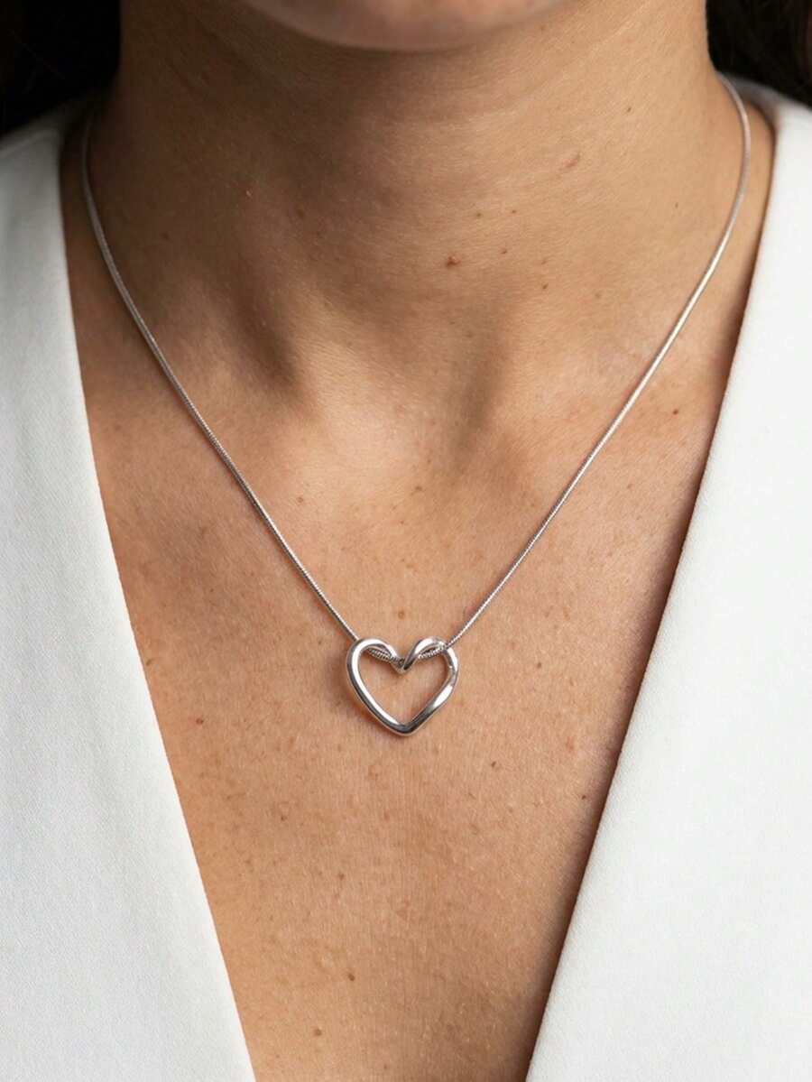 1pc Minimalist Stainless Steel Chain Necklace, Hollow Heart Pendant, Elegant Minimalist Design, Sophisticated Fashion Necklace, Great Gift For Valentine's Day Or Daily Wear - Silver - View 1