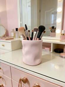 This Asymmetrical Resin Material Jar-Shaped Makeup Brush Holder Can Be Used As A Makeup Brush Rack, Desktop Pen Holder Or Vanity Storage Box. Suitable For Beach Vacation, Bathroom Or Bedroom Use, With Large Capacity, It Is An Ideal Choice For Women. It Is Also A Great Holiday Gift. - Multicolor - View 11