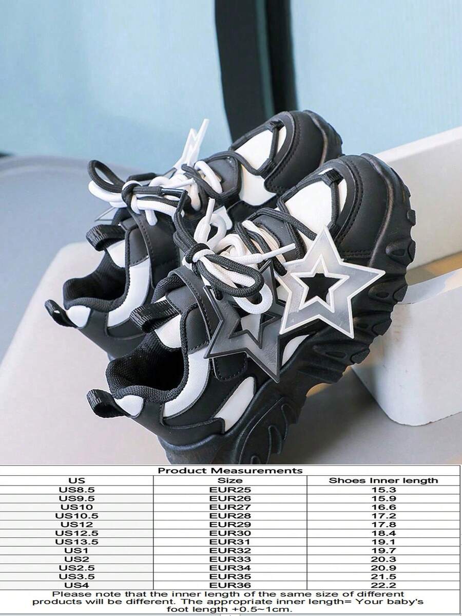 1双儿童星形装饰运动鞋，采用3D星形装饰，透气网布和渐变色真PU皮革制成，具有减震、防滑、舒适和多功能性，圆头低帮设计，时尚运动风格，厚底更添质感，适合街头穿着、通勤等场合。（正常尺码，脚宽者建议选购大一码）