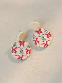 1对可爱圣诞红色蝴蝶结涂鸦圆形亚克力吊坠耳环，女士节日派对礼物 - 米色 - 查看 2