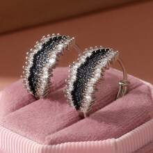 Bông tai khoen tròn đính đá Cubic Zirconia hình vuông lấp lánh, thiết kế độc đáo, thích hợp cho lễ đính hôn và đám cưới, dành cho nữ giới. - Bạc - Xem 2