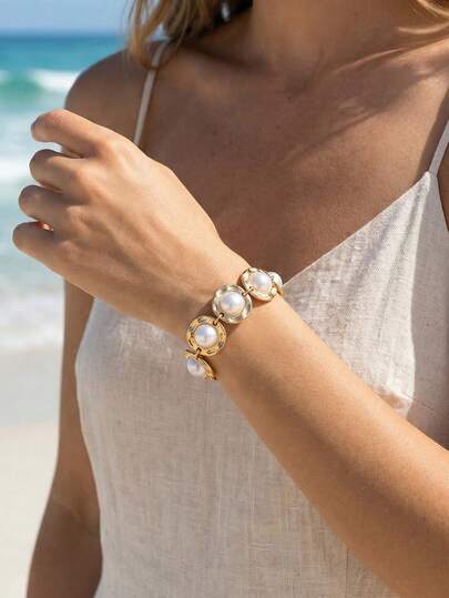1pc Women's Classic Niche Design Geometric Faux Pearl Round Accessory Bracelet, Fashionable Gold Color Hand Jewelry Suitable For Daily Wear, Vacation, Travel, Party And Date
