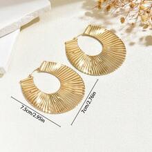 一套时尚夸张几何扇形热带棕榈叶元素耳环，复古夸张条纹圈形耳环，适合派对、通勤或作为节日礼物 - 金色 - 查看 5