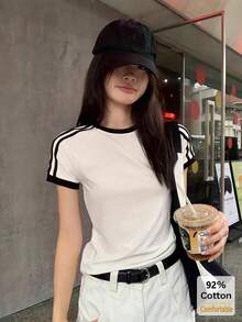 Bộ 2 áo thun ngắn tay kẻ sọc, kiểu dáng tôn dáng và thời trang dành cho nữ. - Đen + Trắng - Xem 3