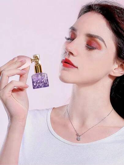 Chai phấn bắt sáng lấp lánh có thể nạp lại, xịt nhũ lấp lánh cho cơ thể cô dâu, dùng cho mặt, tóc, cổ, xương quai xanh, dạng xịt nhũ kim cương, thích hợp trang điểm cơ thể, mặt, tóc, tay, lễ hội Carnival/Maldives/tiệc hóa trang, thích hợp tạo khối và làm nổi bật khuôn mặt, thiết kế đầu xịt tinh tế, hiệu ứng che khuyết điểm nhẹ nhàng.