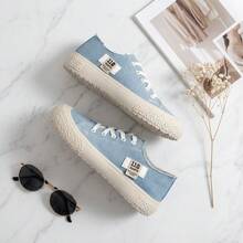 Tenis de mujer casuales con suela gruesa y plataforma, zapatos para mujer de lona transpirable y resistente. Tenis de mujer con ajuste de cordones frontales y detalle de bordes deshilachados estilo vintage. Calzado deportivo cómodo, ligero y suave con suela antideslizante y excelente amortiguación. Diseño urbano de moda juvenil ideal para caminar con máximo confort, calzado ergonómico y versátil para uso diario. - Azul - Ver 9